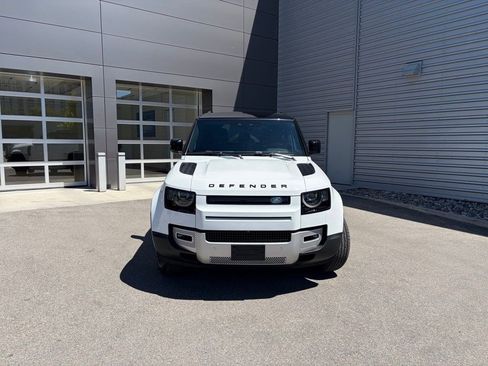 Used 2023 Land Rover Defender 110 S AWD/4WD image 2