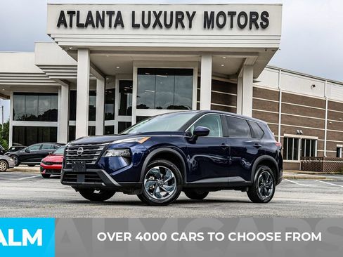 Used 2024 Nissan Rogue SV AWD/4WD image 3
