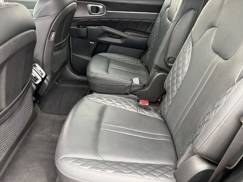 Certified 2023 Kia Sorento SX AWD/4WD image 16