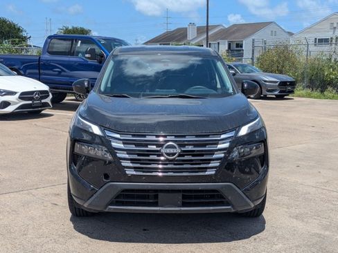 Used 2024 Nissan Rogue SV AWD/4WD image 2
