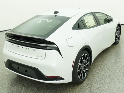 New 2026 Toyota Prius Plug-In Hybrid FWD image 8