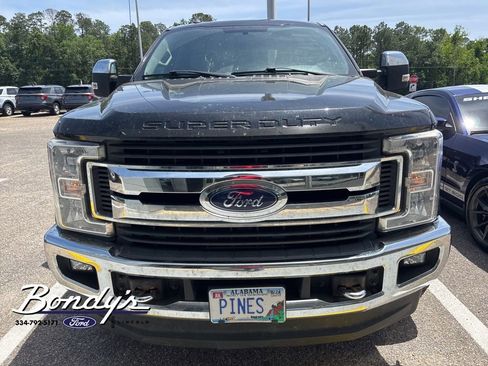 Used 2018 Ford F250 XLT w/ XLT Premium Package AWD/4WD image 2