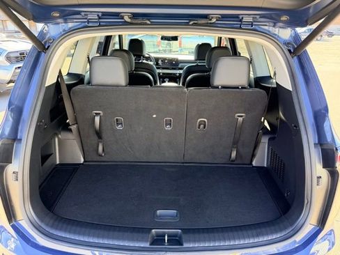 Used 2024 Kia Telluride EX w/ EX Captain's Chair Package image 32