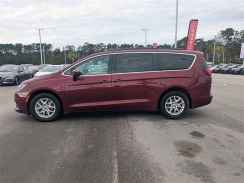 Used 2021 Chrysler Voyager Lxi image 6