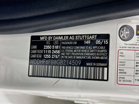Used 2016 Mercedes-Benz E 400 Sedan image 25