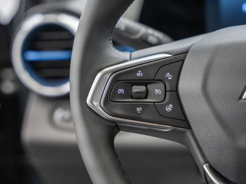 New 2026 Chevrolet Trax LT w/ Sunroof Package FWD image 29