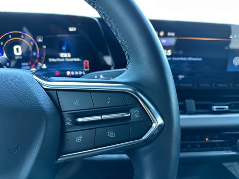 Used 2025 Chevrolet Equinox LT w/ Convenience Package II image 17