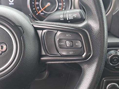 Used 2022 Jeep Wrangler Sport image 23