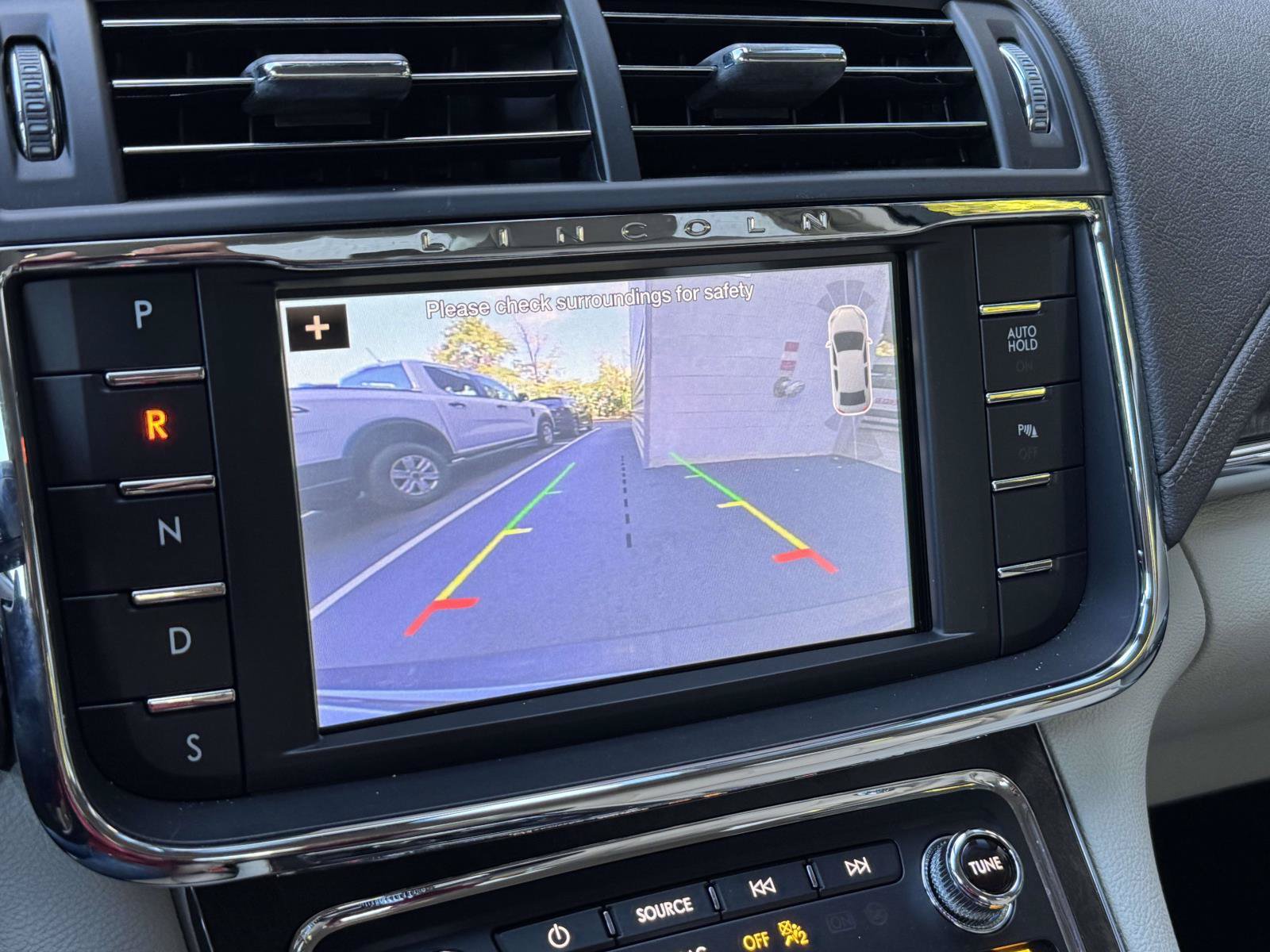 Used 2019 Lincoln Continental Select AWD/4WD image 22
