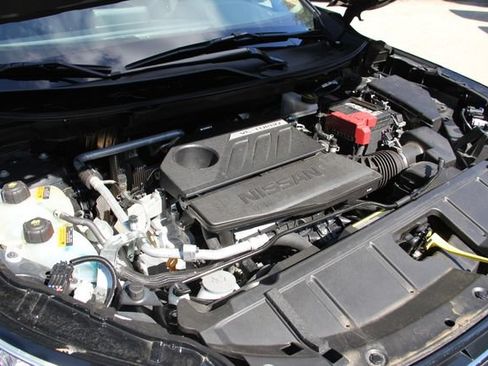 Used 2025 Nissan Rogue SV AWD/4WD image 15