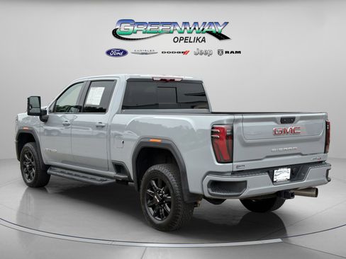 Used 2025 GMC Sierra 2500 AT4 image 5