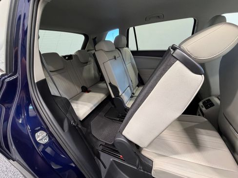 Certified 2023 Volkswagen Tiguan SE FWD image 28