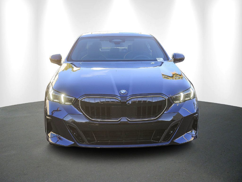 Used 2026 BMW 530i w/ M Sport Package RWD image 2
