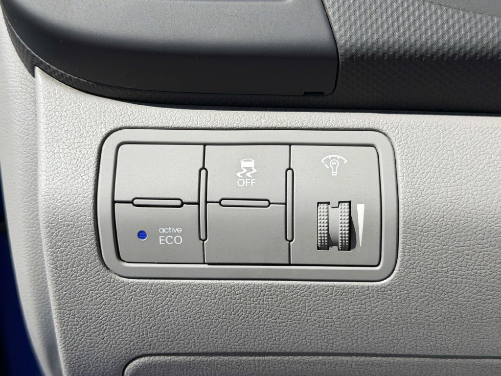 Used 2013 Hyundai Accent GLS w/ Premium Pkg FWD image 20