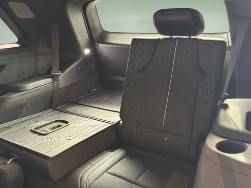 Certified 2026 Cadillac Vistiq Sport w/ LPO, Floor Liner Package image 28