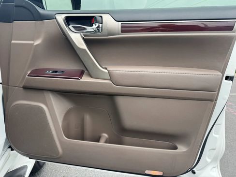 Used 2014 Lexus GX 460 w/ Premium Package AWD/4WD image 39