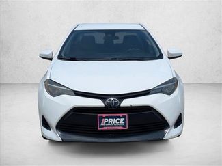 Used 2018 Toyota Corolla LE FWD video 2