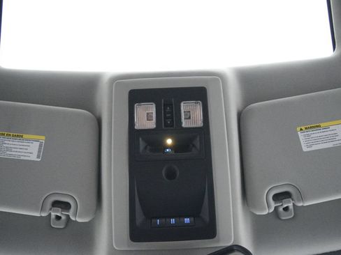 Used 2014 RAM 1500 Limited AWD/4WD image 25
