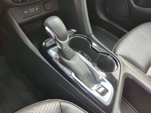 Used 2023 Buick Encore GX Essence w/ Experience Buick Package FWD image 19
