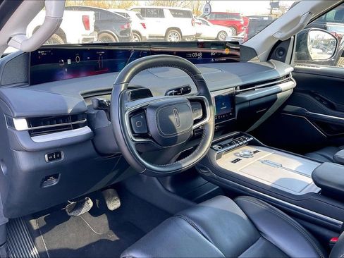 Used 2025 Lincoln Navigator Reserve AWD/4WD image 19