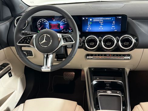 Used 2026 Mercedes-Benz GLA 250 4MATIC image 27