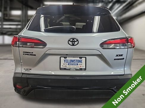 Used 2023 Toyota Corolla Cross XSE image 3