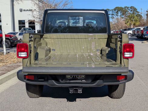 New 2026 Jeep Gladiator Sport image 13