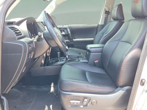 Used 2018 Toyota 4Runner TRD Off-Road Premium AWD/4WD image 11