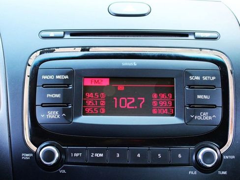 Used 2017 Kia Forte LX image 12