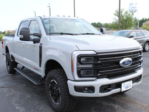 New 2026 Ford F250 Platinum w/ Tremor Off-Road Package AWD/4WD image 7