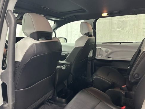 Used 2025 Toyota Sienna XSE image 49