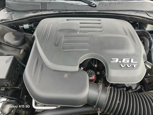 Used 2017 Chrysler 300 C AWD/4WD image 23