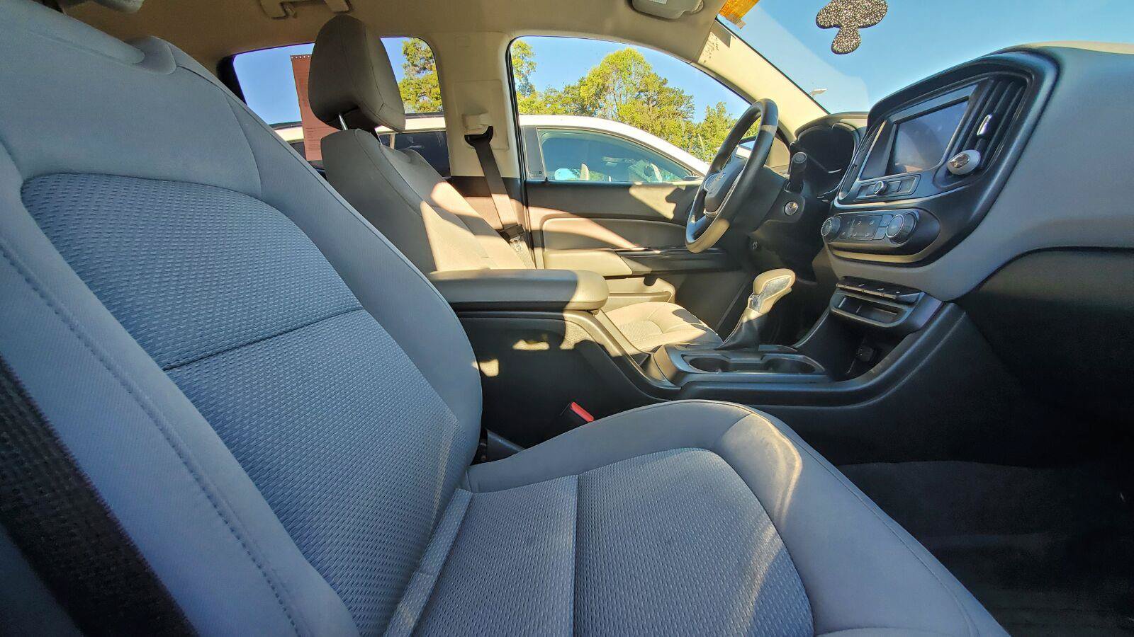 Used 2022 Chevrolet Colorado W/T w/ Custom Special Edition RWD image 4