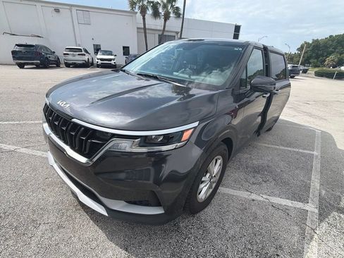 Certified 2024 Kia Carnival LX FWD image 5