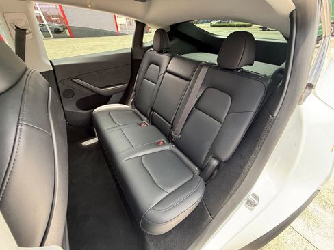 Used 2023 Tesla Model Y AWD image 15