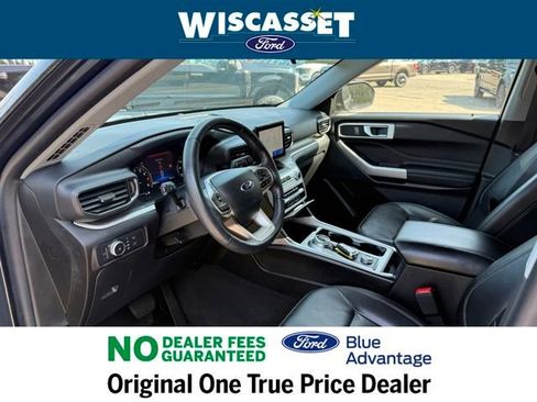 Certified 2022 Ford Explorer XLT w/ Equipment Group 202A image 4