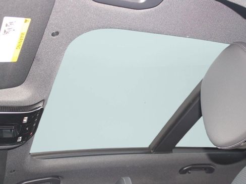Used 2026 Mercedes-Benz GLC 300 image 16