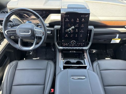 New 2026 GMC Yukon Denali w/ Denali Reserve Package AWD/4WD image 7