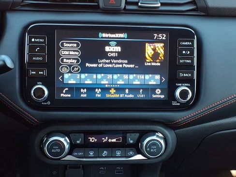 New 2025 Nissan Versa SR w/ Trunk Package image 17