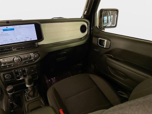 Used 2024 Jeep Wrangler Unlimited Sport AWD/4WD image 21
