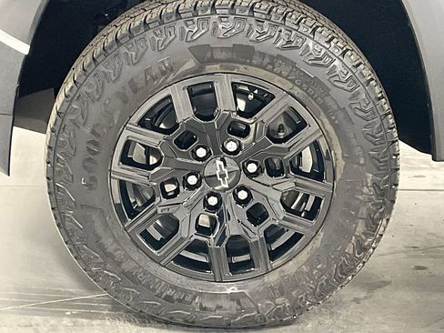 Used 2025 Chevrolet Colorado Trail Boss AWD/4WD image 35
