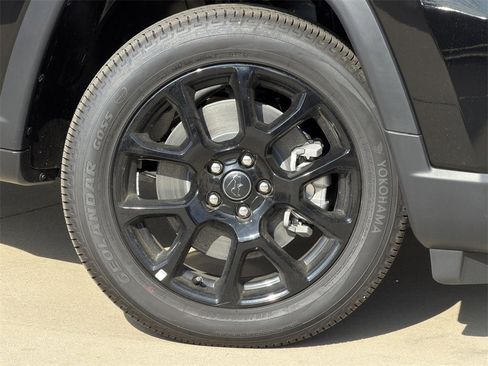 New 2026 Jeep Compass Latitude image 8