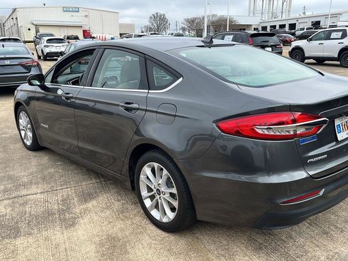 Used 2019 Ford Fusion SE image 7