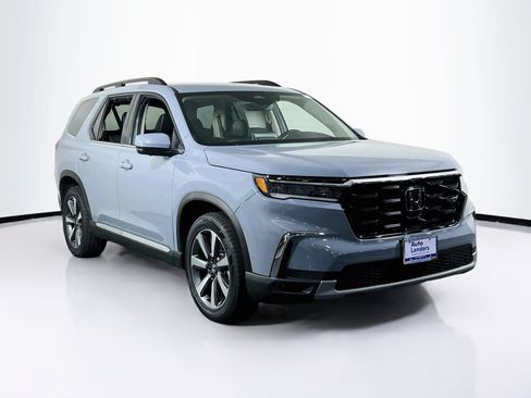 Used 2023 Honda Pilot Elite image 3