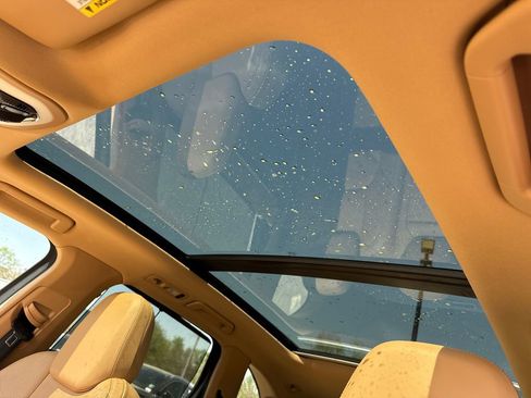 Used 2016 Porsche Cayenne S image 33