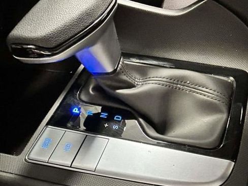 Certified 2025 Hyundai Elantra SE FWD image 18