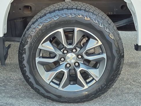 Used 2023 Chevrolet Silverado 1500 LT RWD image 9
