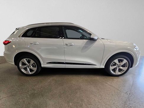 New 2025 Audi Q5 Premium Plus AWD/4WD image 9