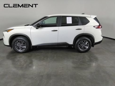 Used 2024 Nissan Rogue S FWD image 8