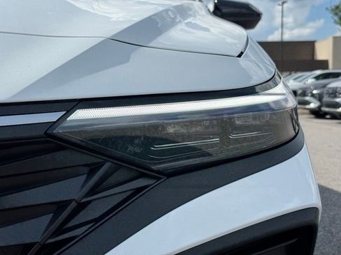 Used 2025 Hyundai Elantra Sport image 8